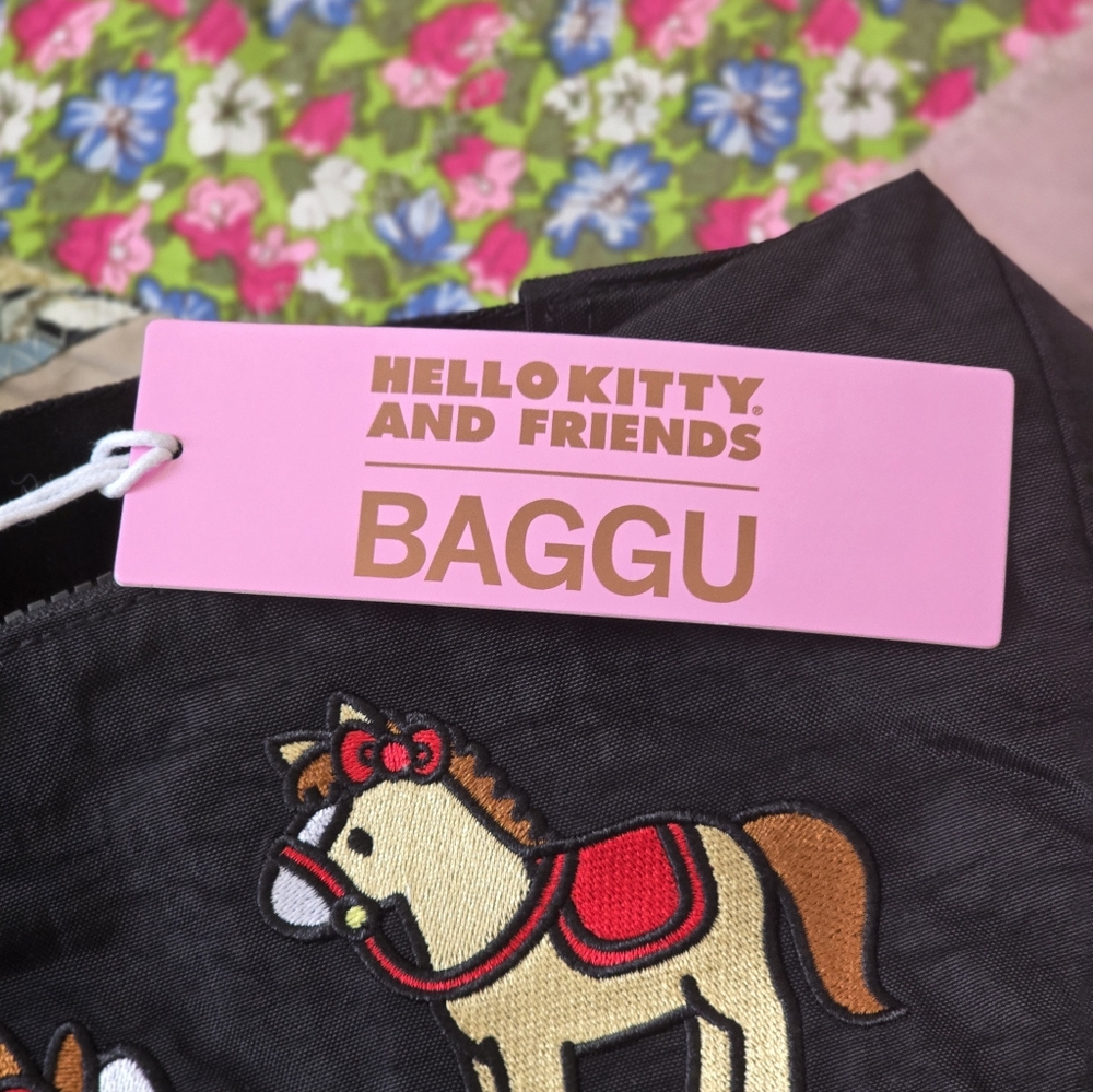 *NWT* BAGGU X Hello Kitty & Friends Hello Kitty Western Medium Crescent Bag - Picture 5 of 8